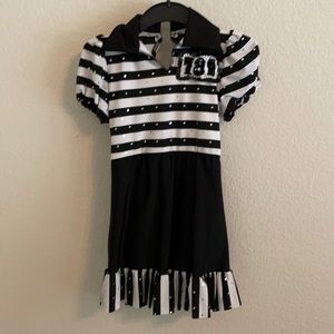 Dance /skating costume- Size S (4-6 yrs)